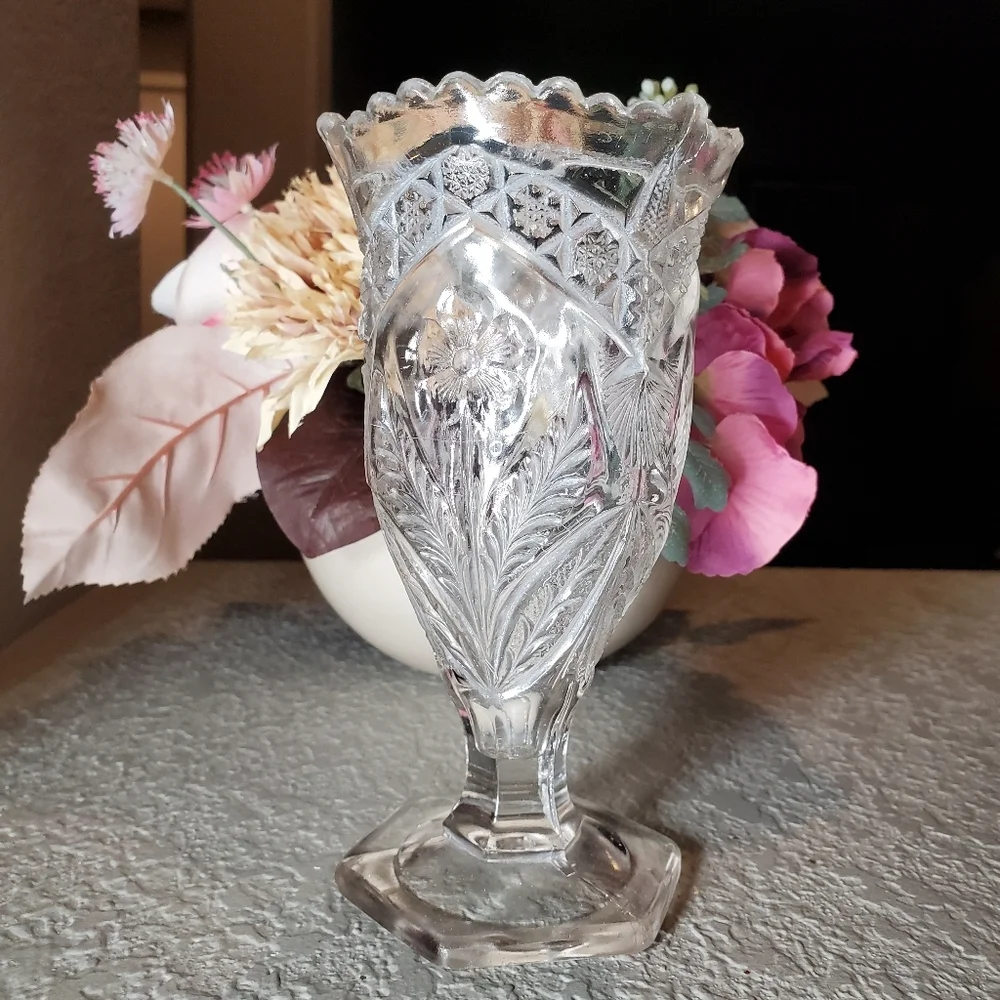 Vintage Clear Crystal Floral Tulip Vase